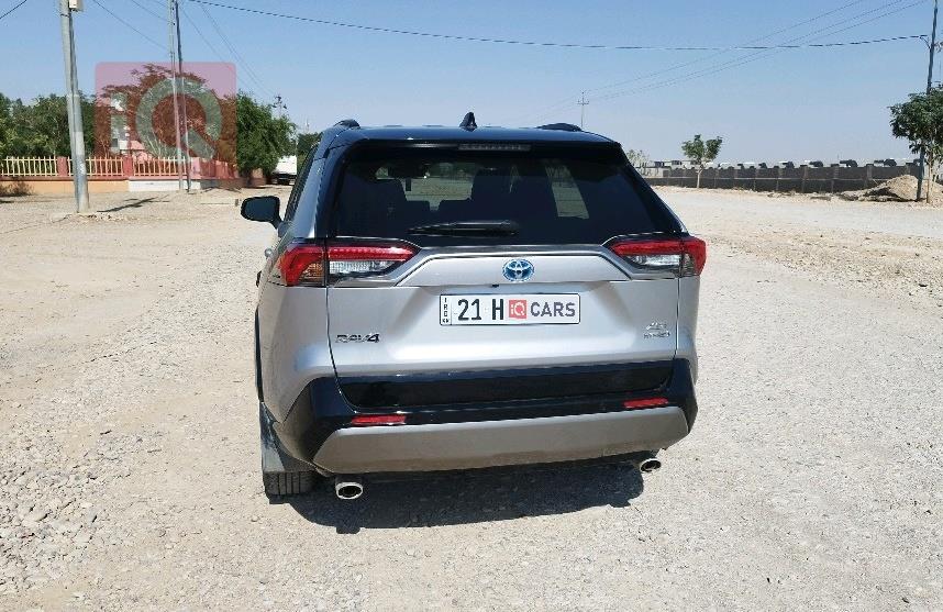 تۆیۆتا ڕاڤ 4